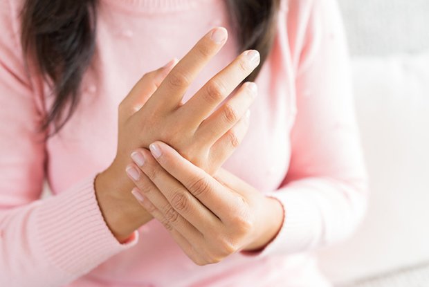 Causes For Numbness In Hands And How To Get Rid Of It?